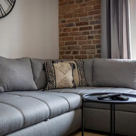 Apartamento 9-o Osobowy Sikorskiego 5 Invest *