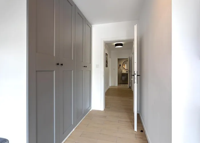 Apartment 9-o Osobowy Sikorskiego 5 Invest